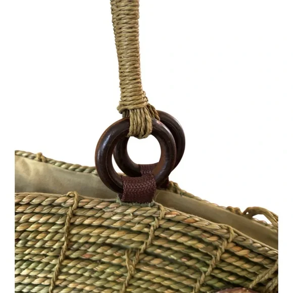 80s WOVEN STRAW OLIVE GREEN TAPERED TOTE BAG W ROPE HANDLE & WOODEN ACCENTS 19"W - Picture 4 of 5